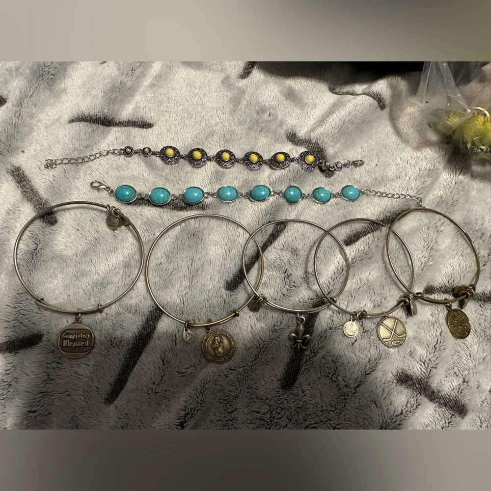 Bracelet bundle - Picture 1 of 2